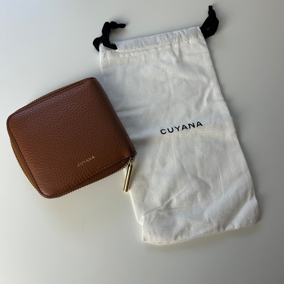 Cuyana small classic zip around wallet caramel/blush pebbled leather - Picture 10 of 14